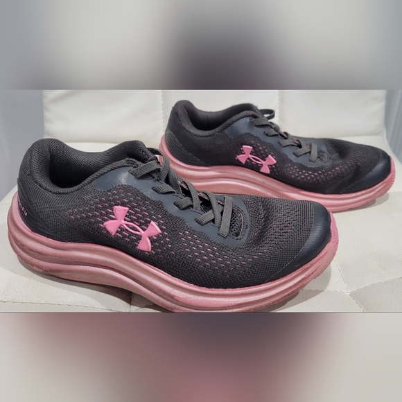 Under Armour Other - Under Armour Girl's Black and Pink Running Shoes